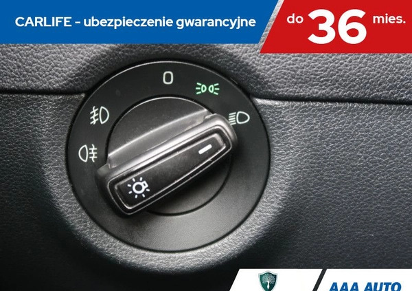 Skoda Octavia cena 43000 przebieg: 177047, rok produkcji 2017 z Połczyn-Zdrój małe 232